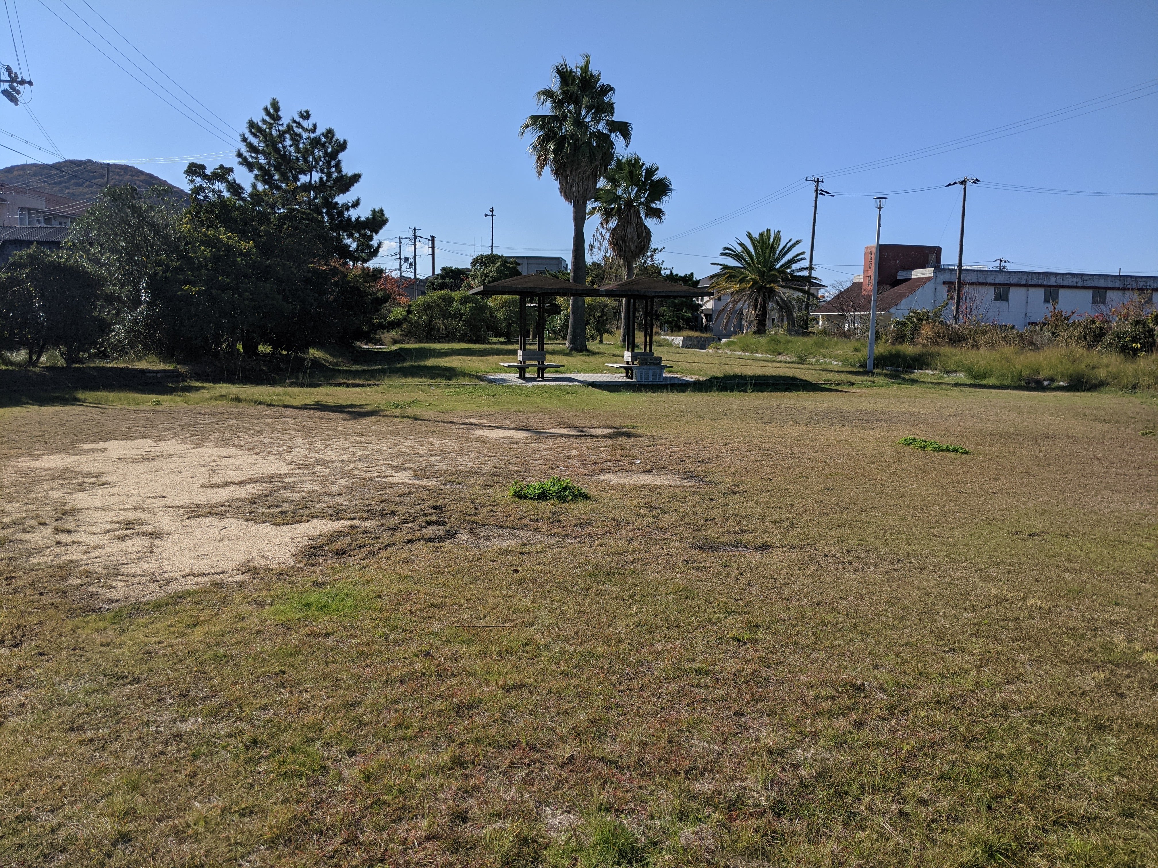 <p>すぐ横に、大きな公園があります<br />
海・川・公園と周辺環境はとても眺望が良いです<!--[if lt IE 9]><script>document.createElement('video');</script><![endif]-->
	<div class=